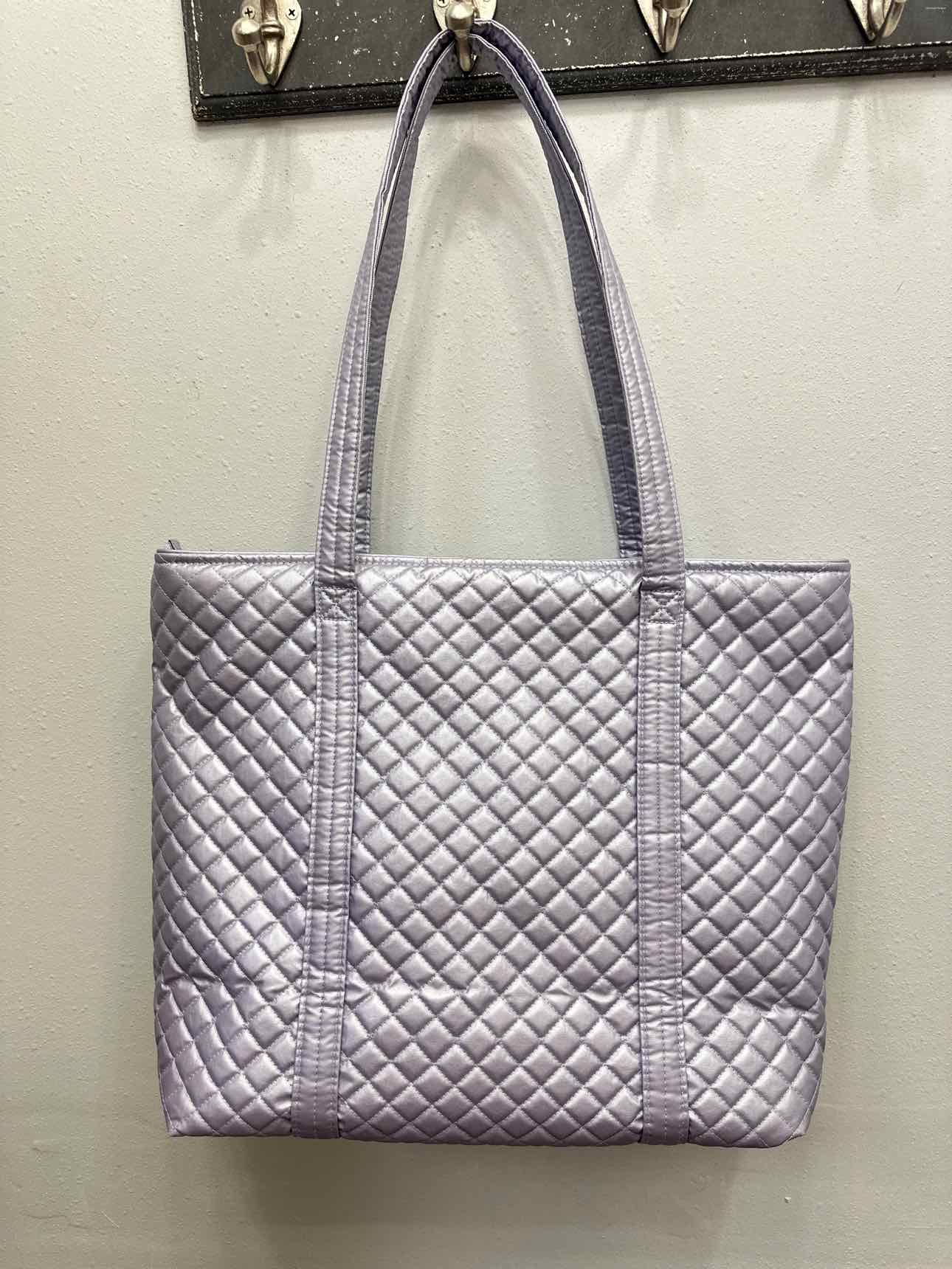 Vera Bradley Size Large Lavender Handbags