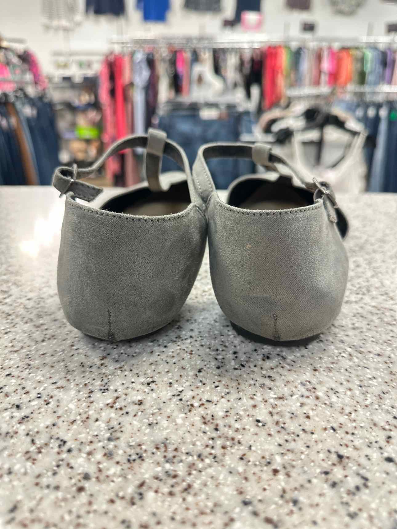 Veittes Size 9 Gray Shoes