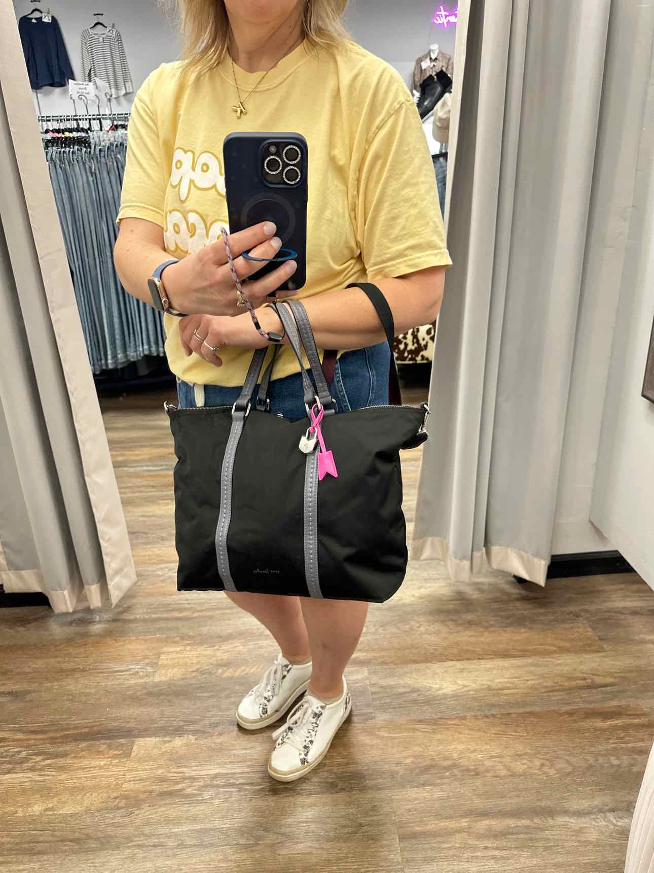 Vera Bradley Size Medium Black/Pink Handbags
