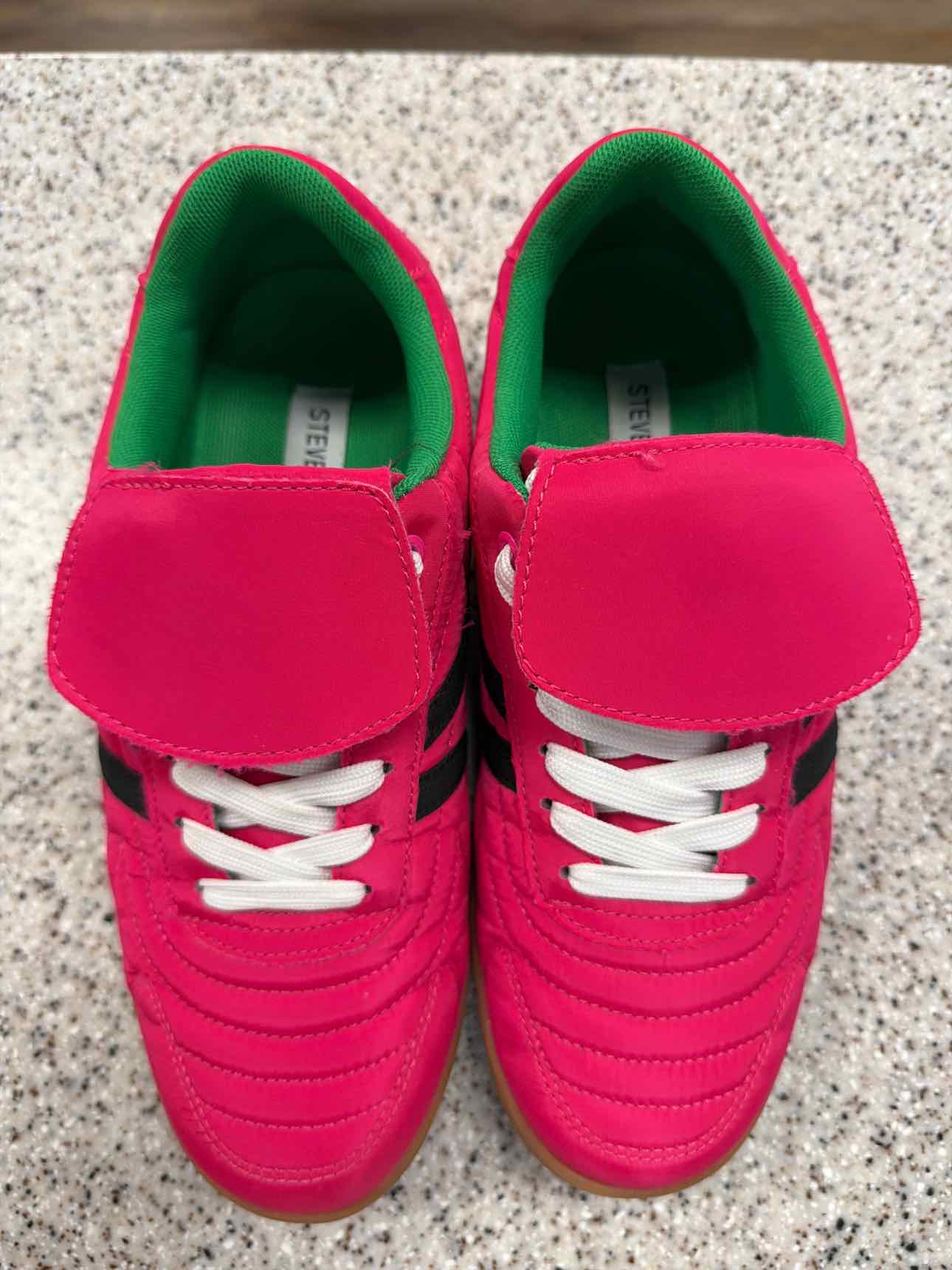 Steve Madden Size 8 Hot Pink Madrid Low-Top Sneakers