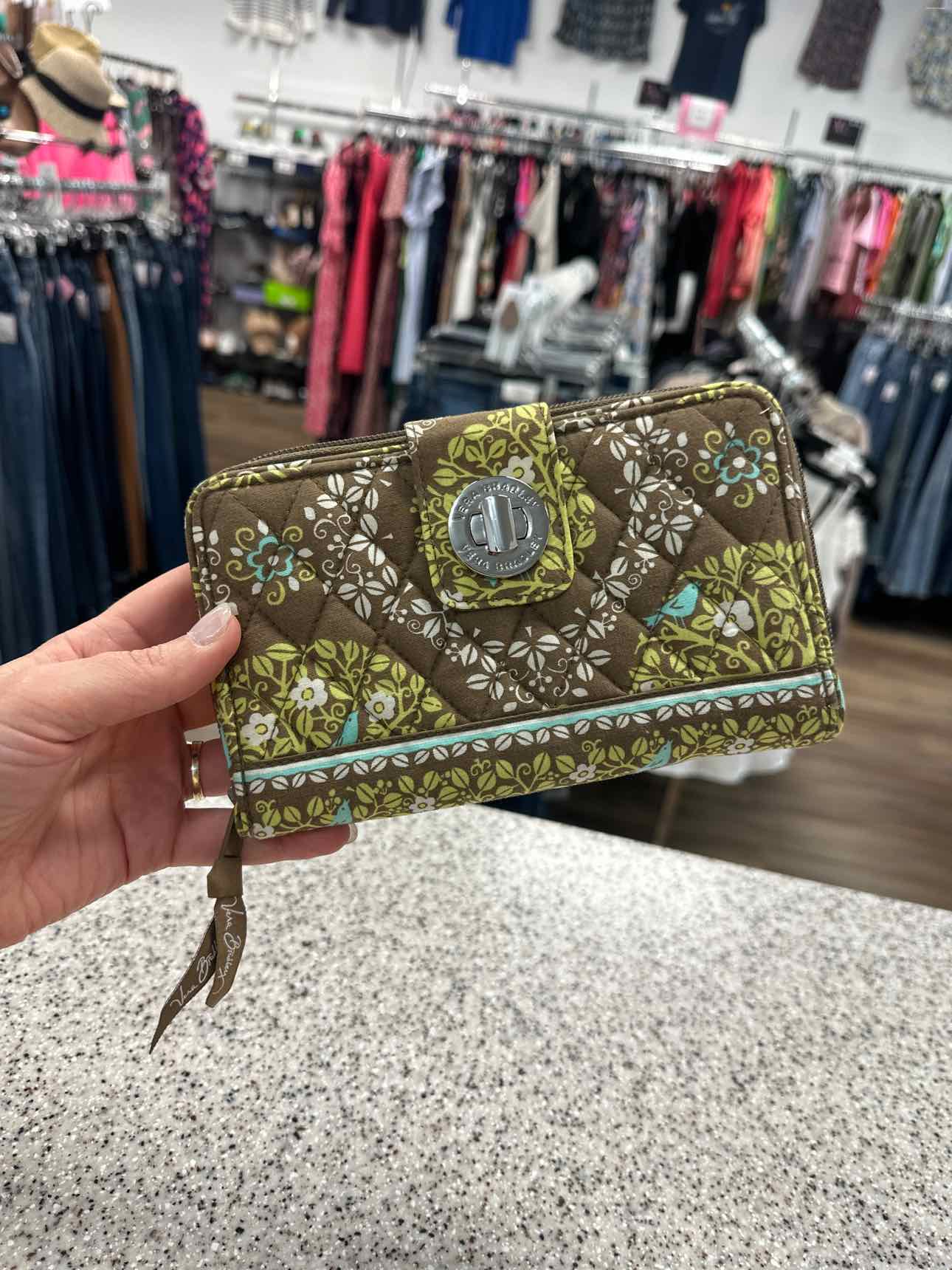 Vera Bradley Size Large Lime Green Wallet
