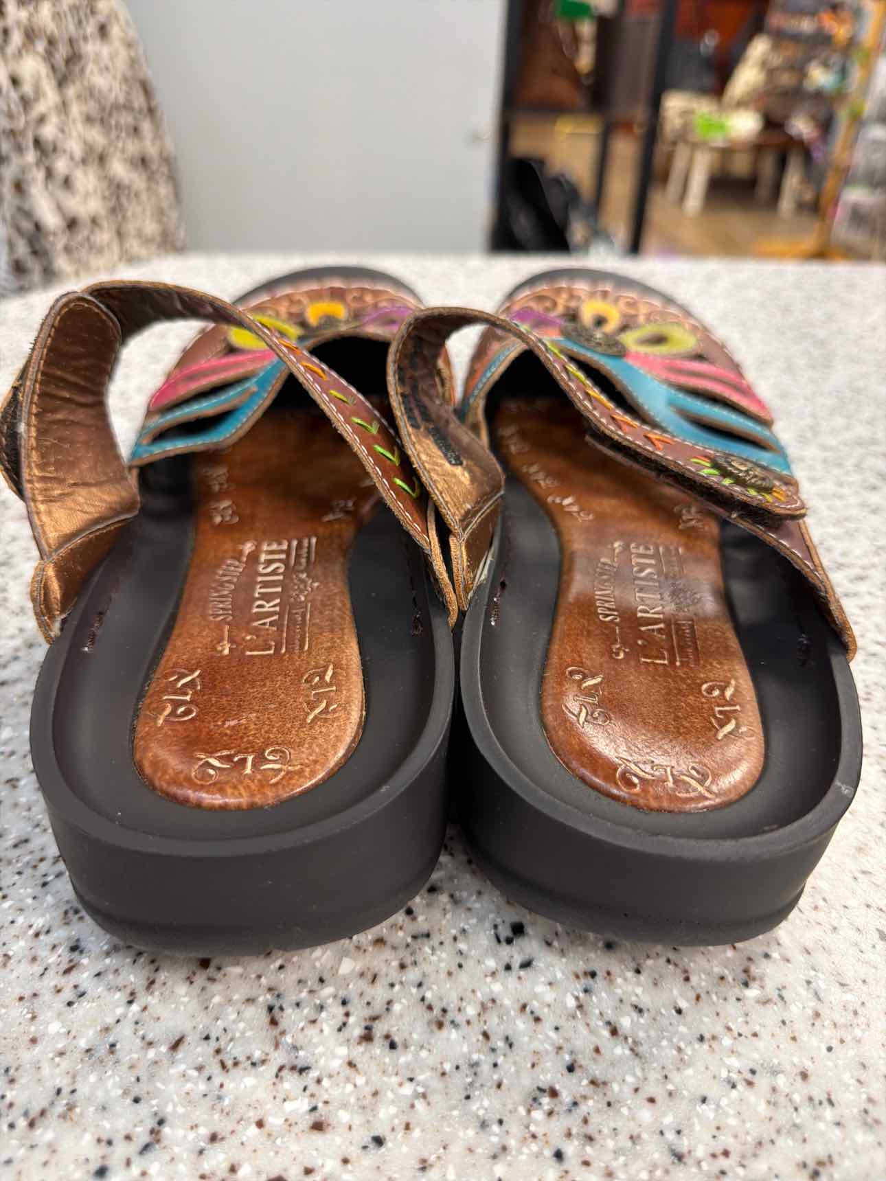 L'artiste Size 40 Brown/Multi Shoes