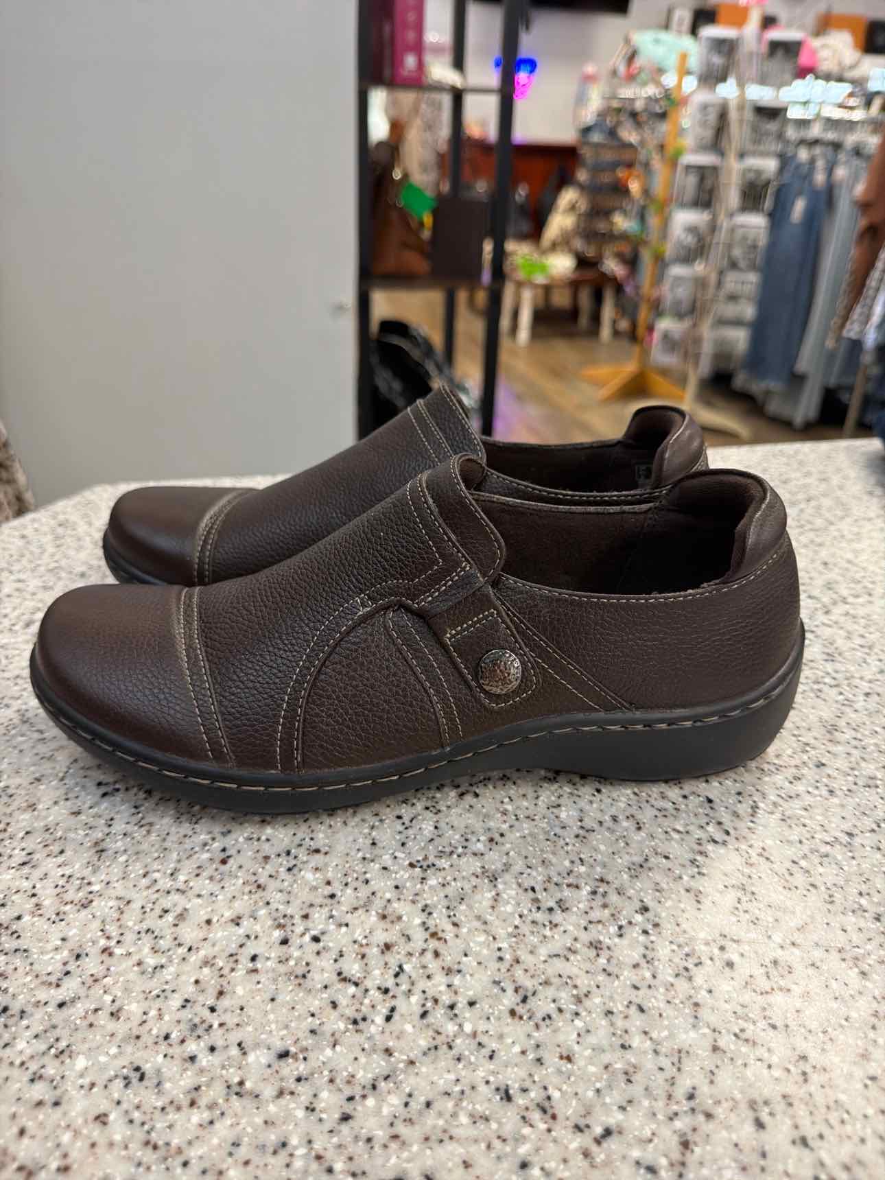 Clarks Size 9 Cora Poppy tumbled leather slip-on loafers Dark Brown Shoes