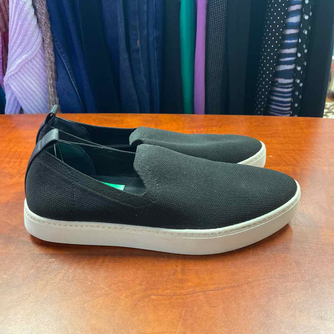 Banana Republic Sustainable FlyKnit Woven Slip-On Sneakers Size 7