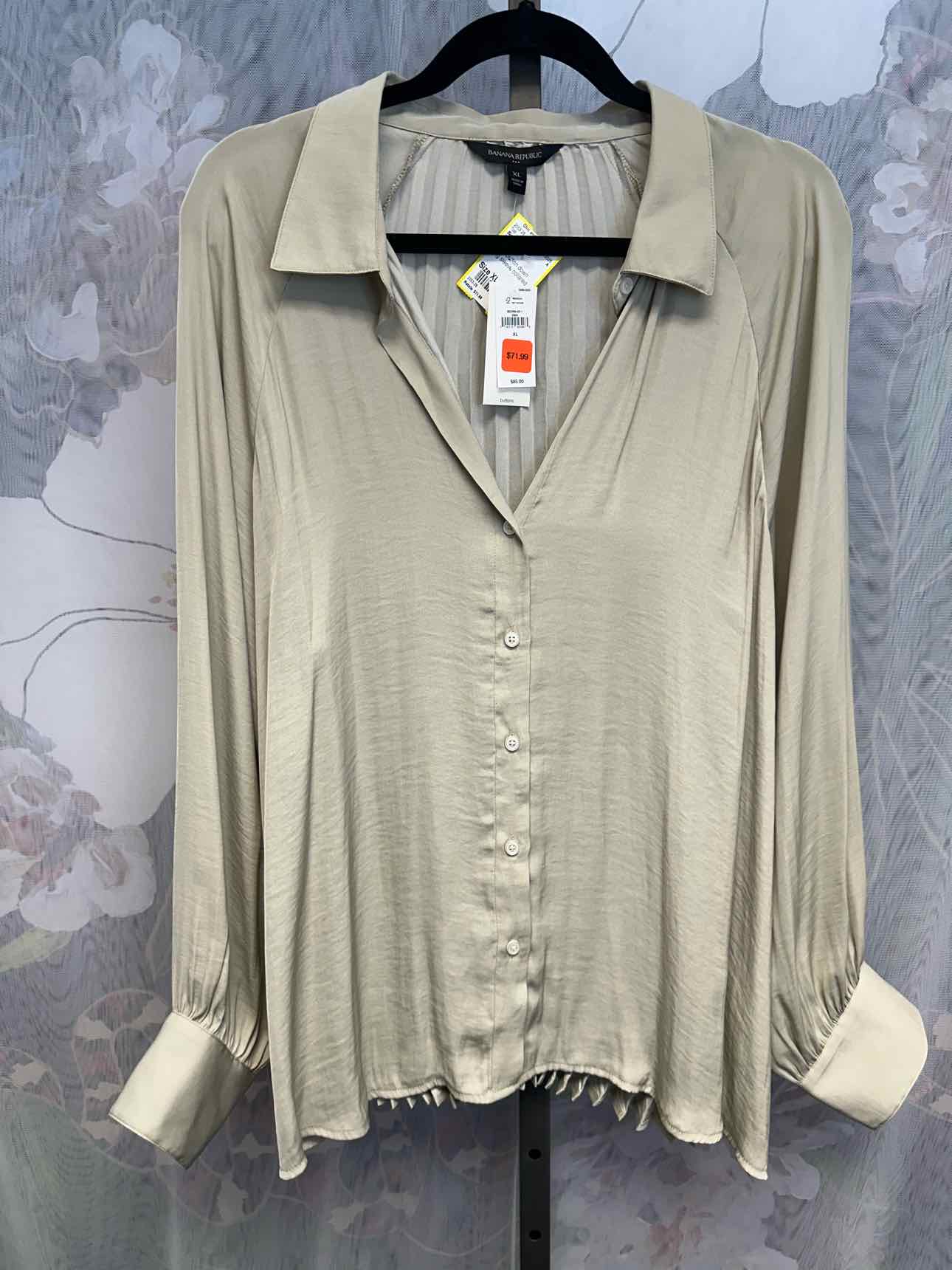 Banana Republic Size XL Tan Top