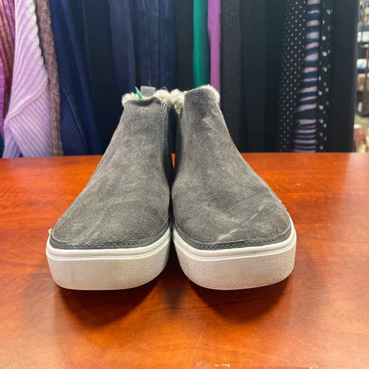 TOMS Size 7 1/2 Gray Sneakers