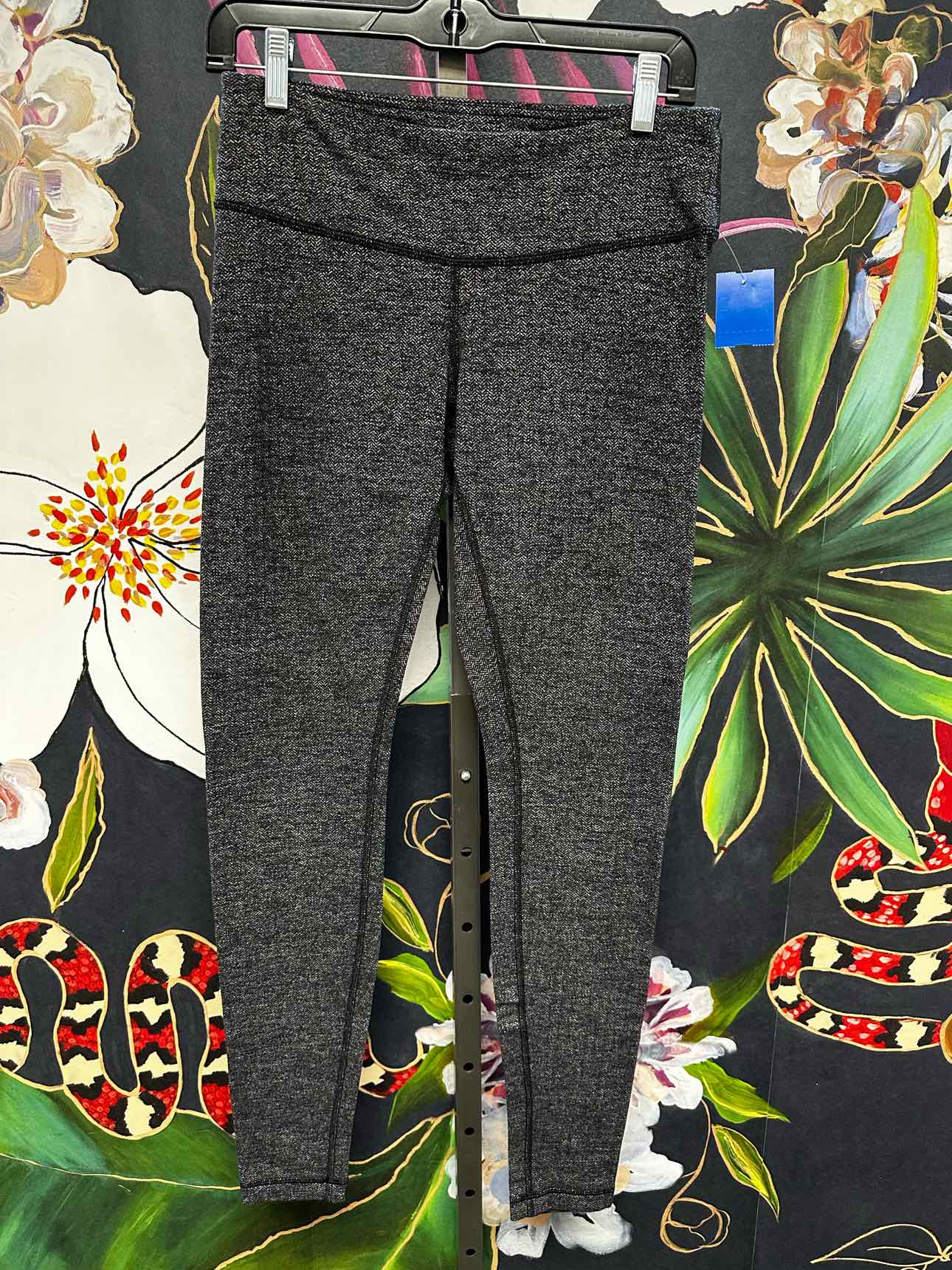 Lululemon Size 8 High Waist Chevron Long Leggings Pants Charcoal Grey Athletics