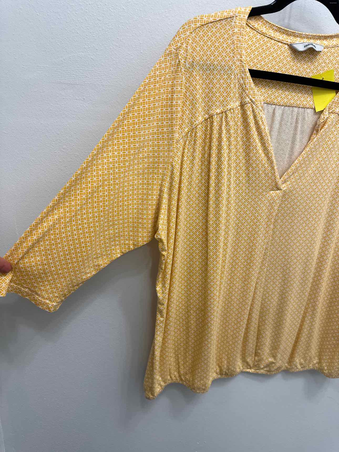 Essentials Size 2X Yellow Top