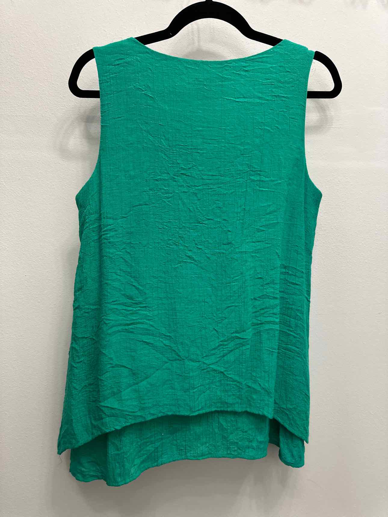 AB Studio Size Medium Green Top