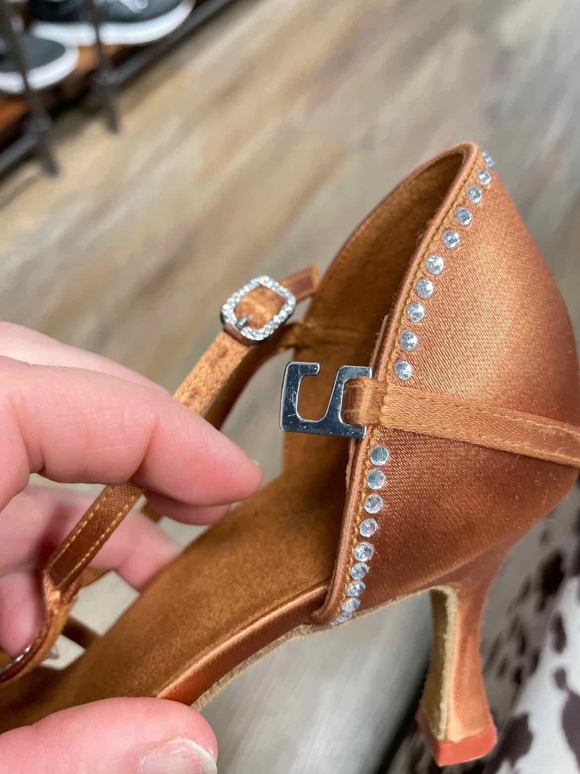 Bloch Size 8.5 Camel Shoes