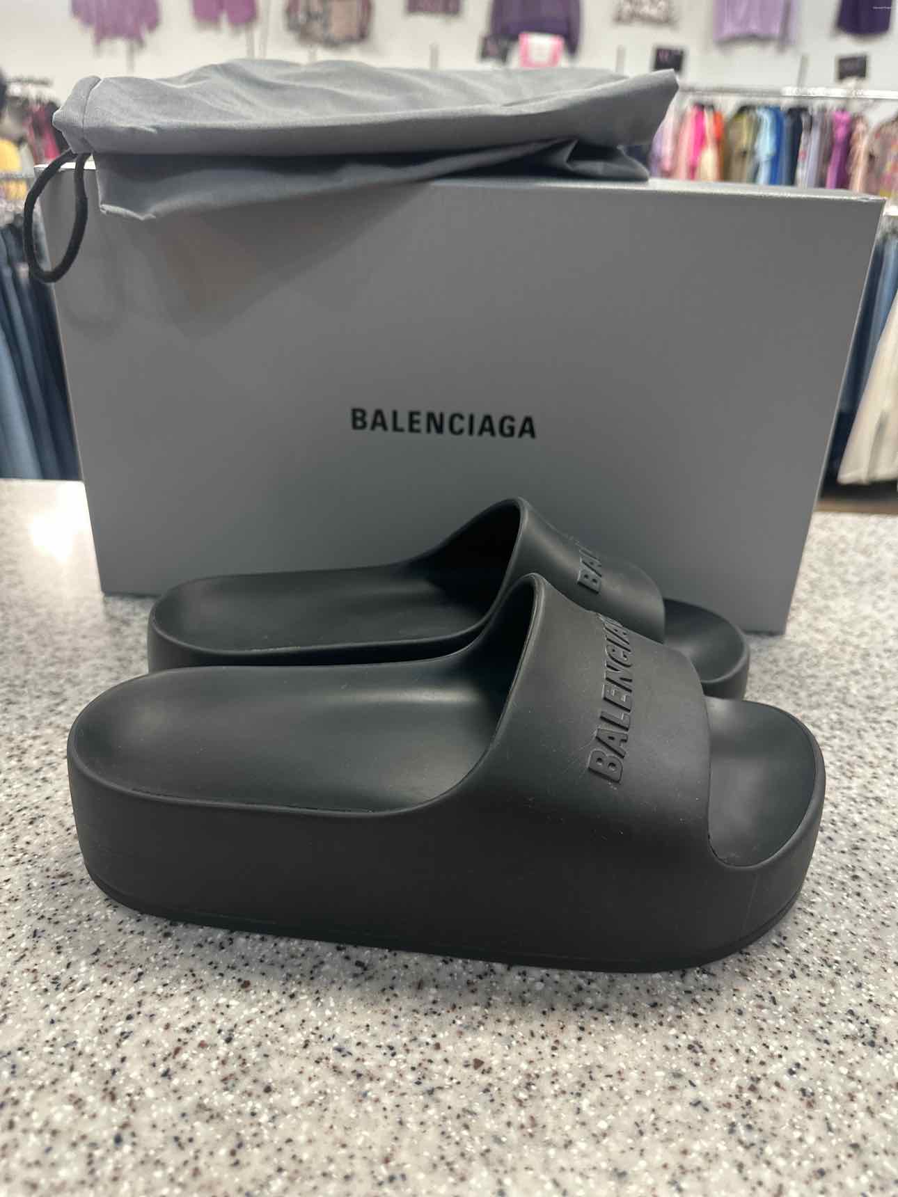 Balenciaga Size 7B Black Chunky Rubber Slide Waterproof Sandals