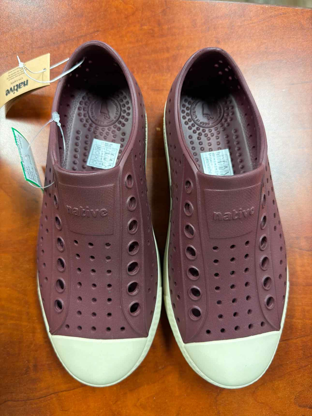 Native Shoes Jefferson Slip-On Burgundy Lightweight Fashion Sneakers Size 6
