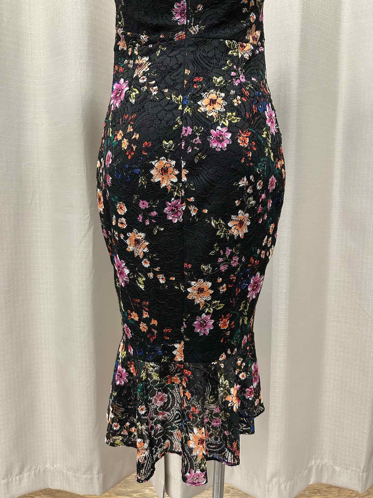Guess Floral Lace Overlay Short/Off Shoulder Sleeve Mermaid 6 Black/Multi Dress