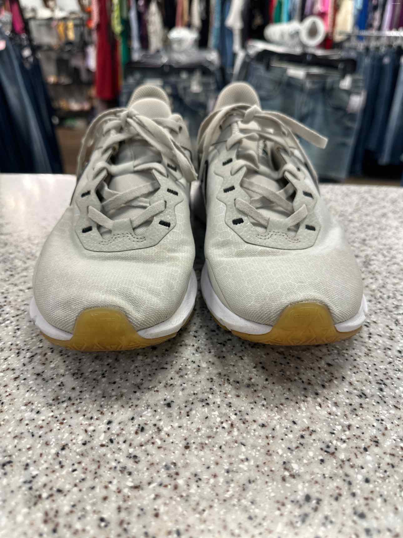 Nike Size 8 1/2 Bone Sneakers