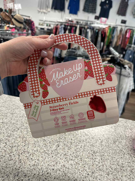 The Original Make Up Eraser Strawberry Lovers 7 Day Set