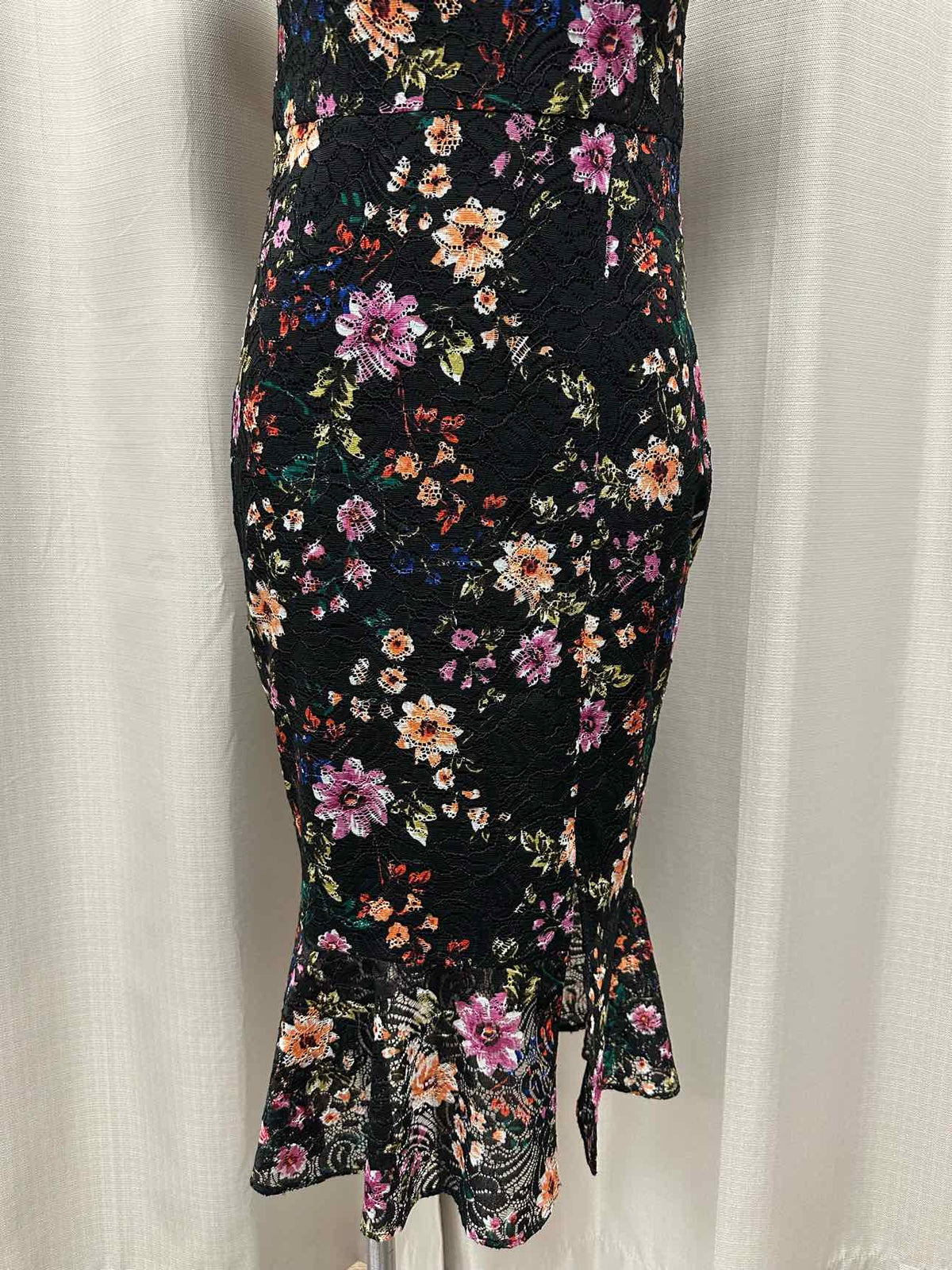 Guess Floral Lace Overlay Short/Off Shoulder Sleeve Mermaid 6 Black/Multi Dress