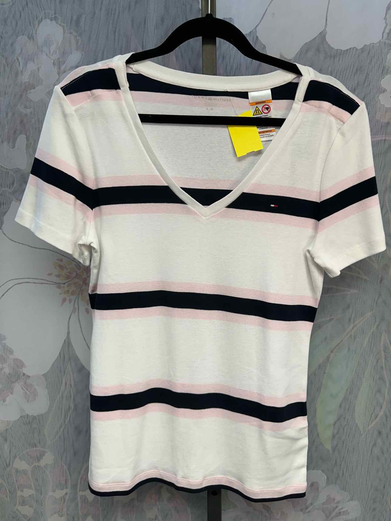 Tommy Hilfiger Size Large White/Pink Top