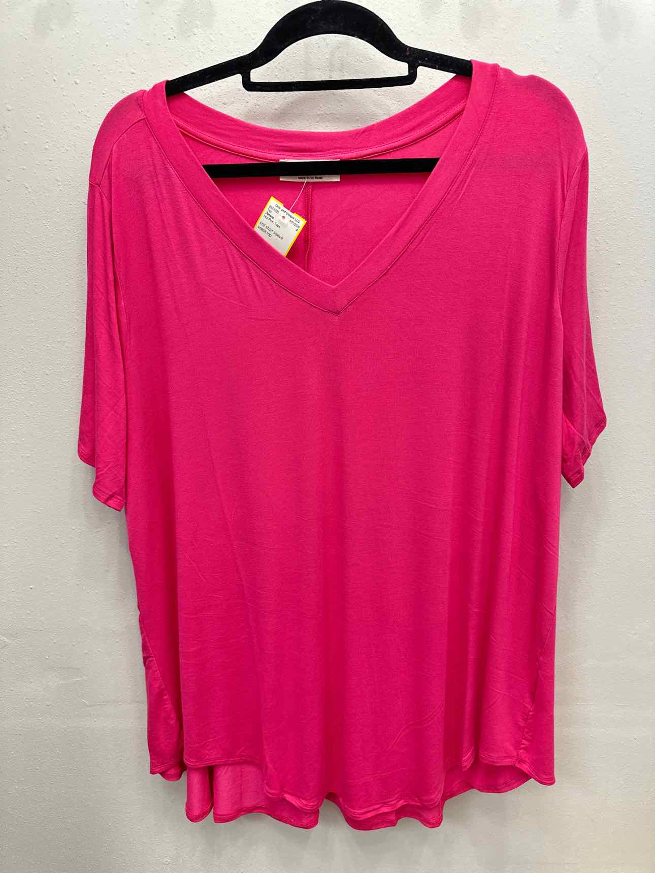 Zenana Size 1X Hot Pink Short Sleeve Knit Top