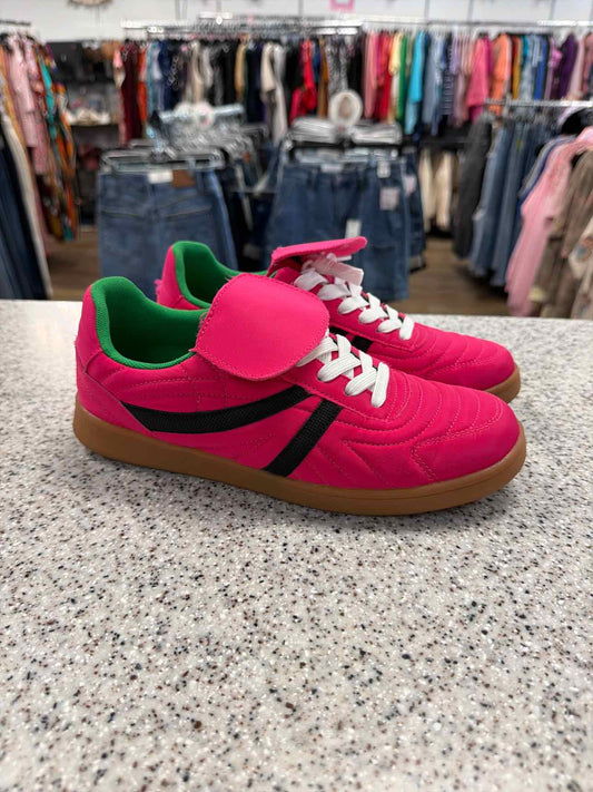 Steve Madden Size 8 Hot Pink Madrid Low-Top Sneakers