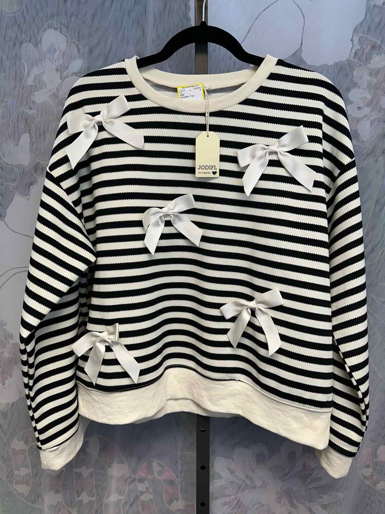 Jodifl Size Large White/Black Top