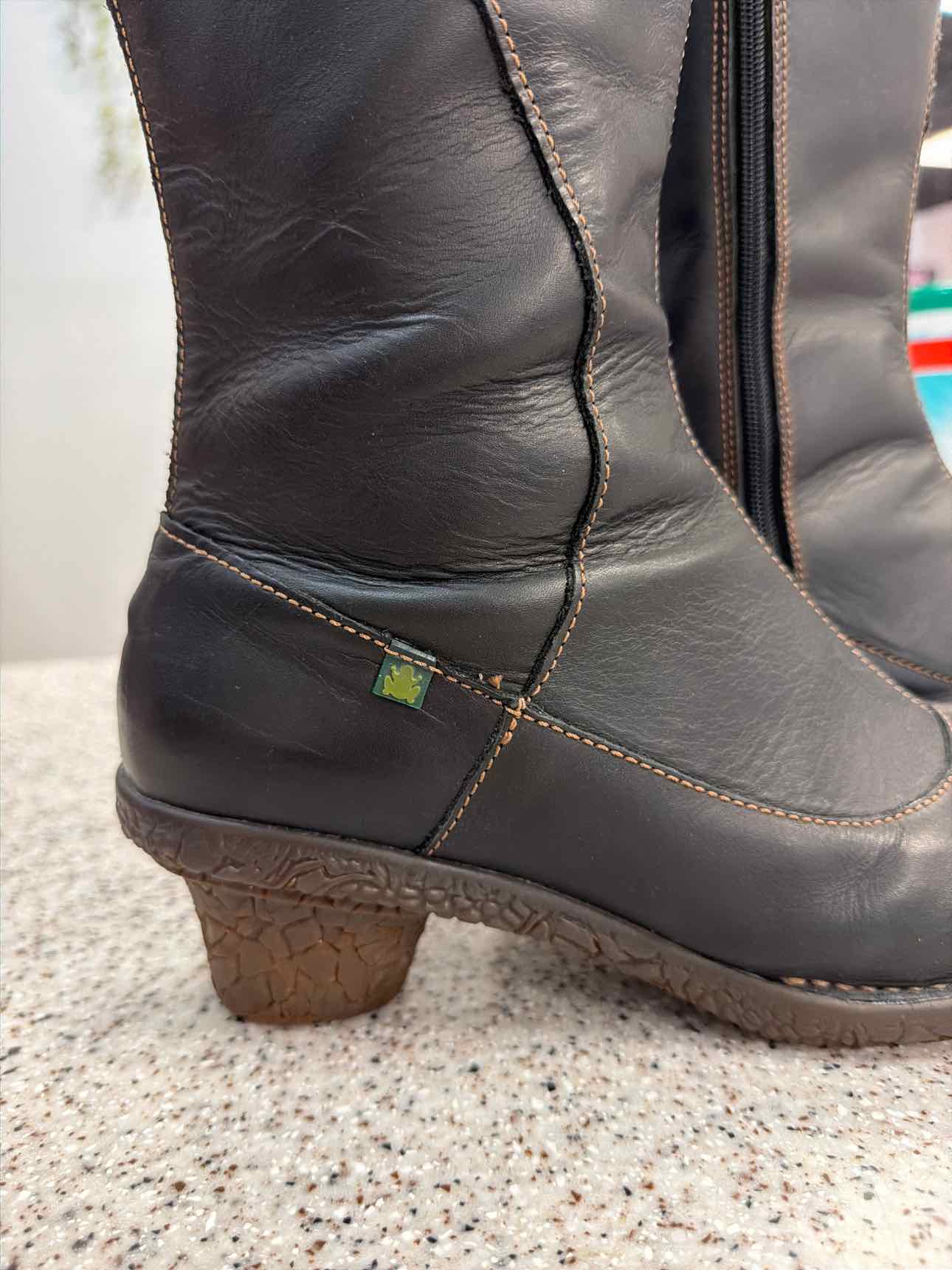 El Naturalista Size 40 Leather Mid-Calf Low Block Heel Black Boots