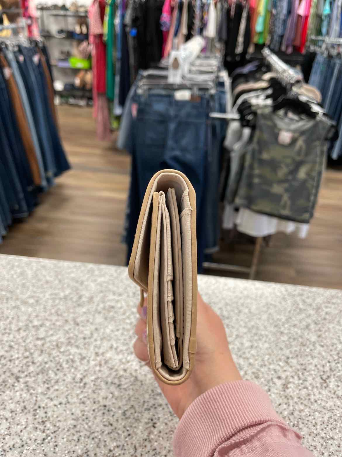 Liz Claiborne Size Large Beige Wallet