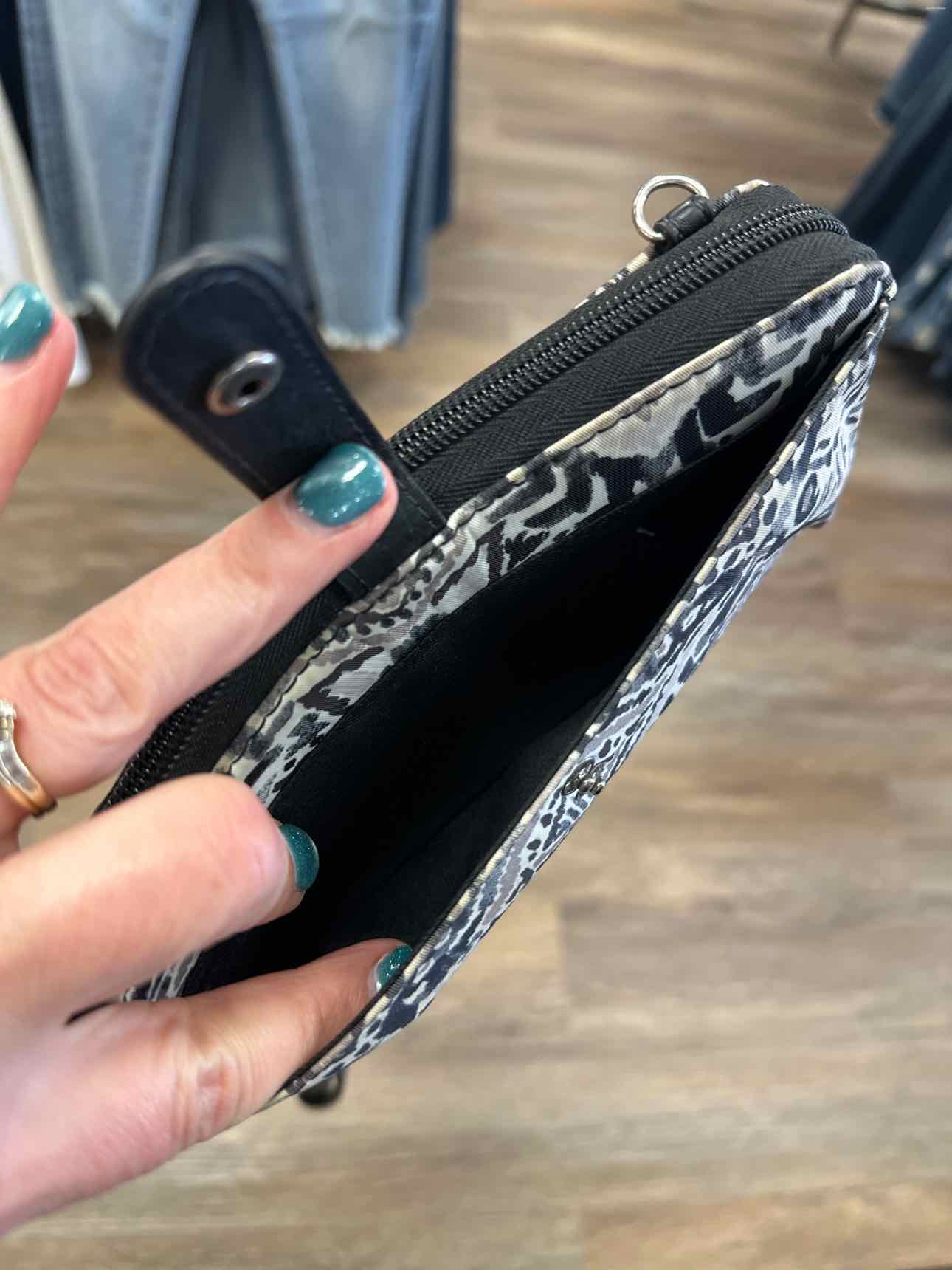 Sakroots Size Large gray/black Wallet