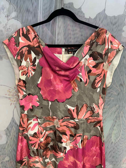Banana Republic Mad Men Floral Short Sleeve Ruched Neckline Size 12 Pink Dress