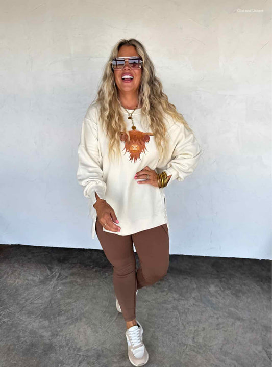 Highland Cow Classic Crew Pullover Cream Sweat Shirt