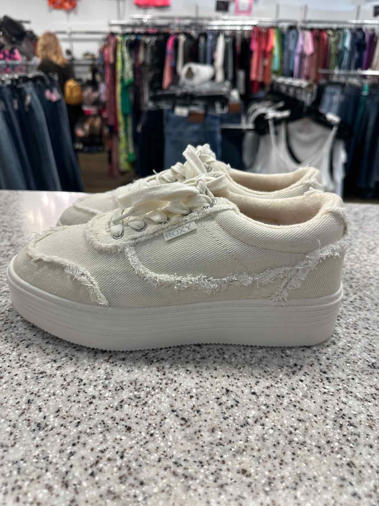 Roxy Size 9 Off White NEW Sheilahh 2.0 Fray Lace Up Platform Sneakers