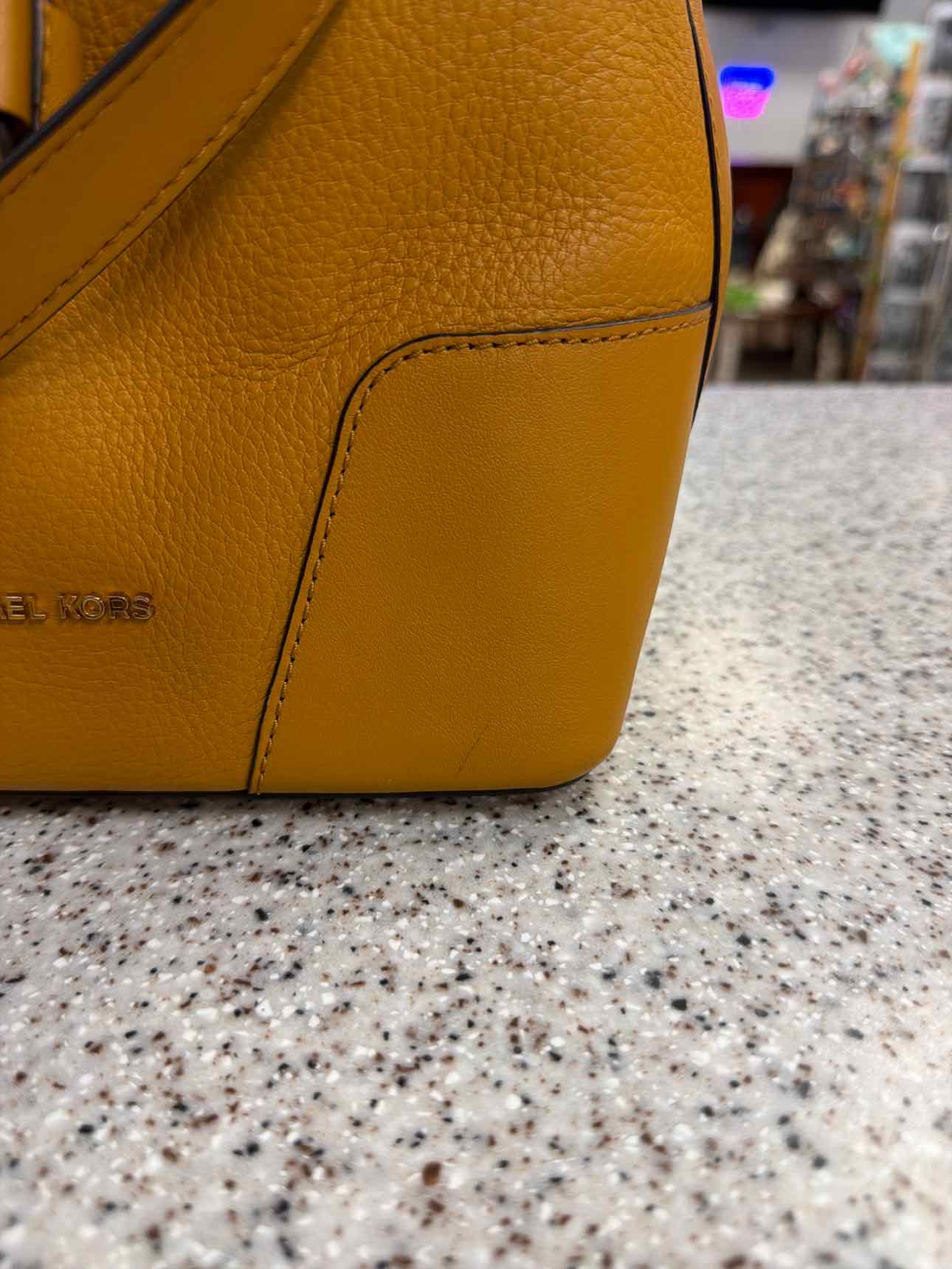 MICHAEL KORS Mercer Gallery Mustard Pebbled Leather Bucket Shoulder Handbags