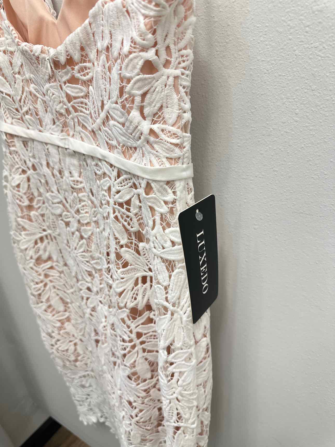 Luxedo Size Medium White/Tan Dress