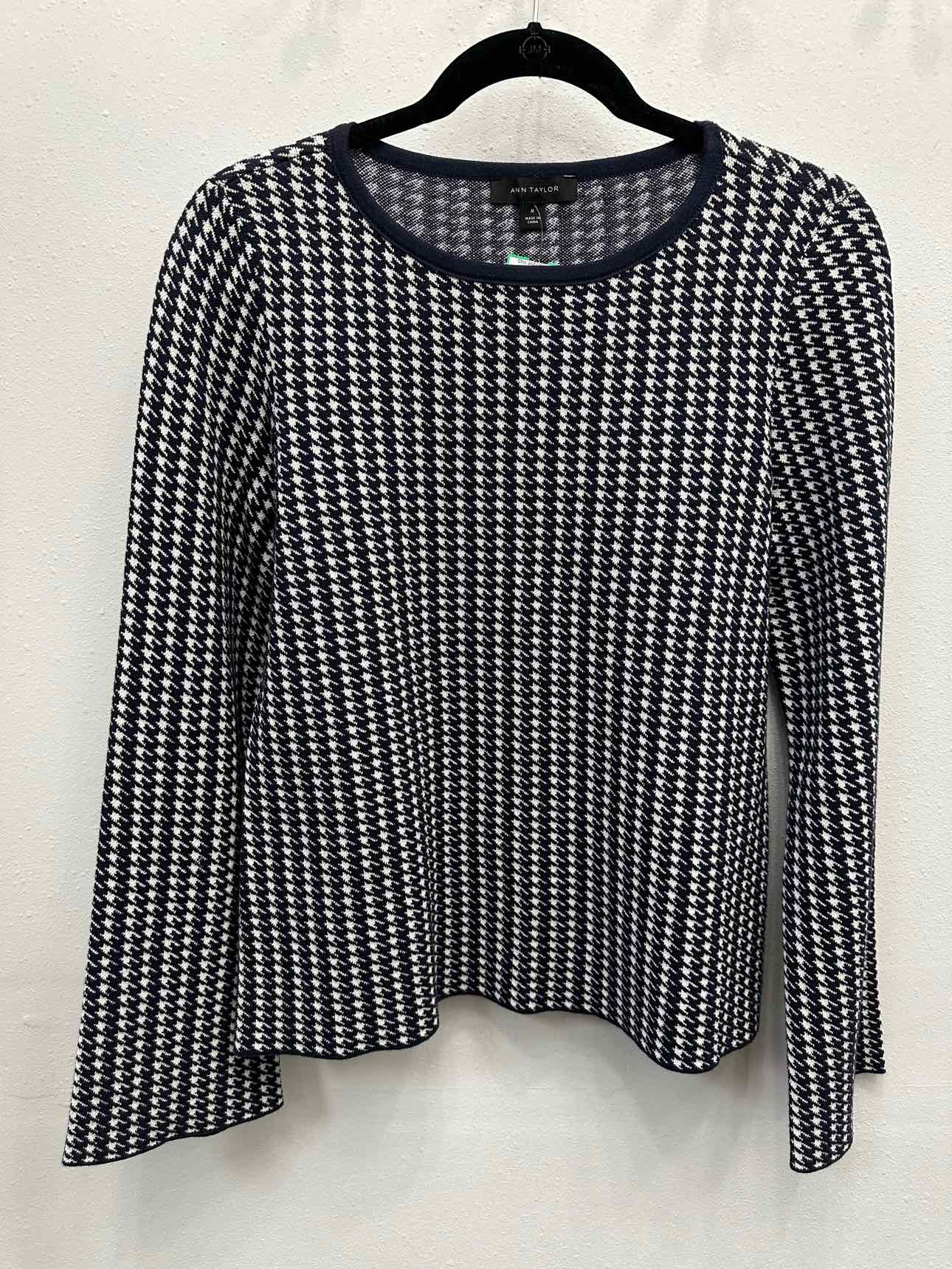 Ann Taylor Houndstooth Print Crewneck Size Medium Navy/White Top
