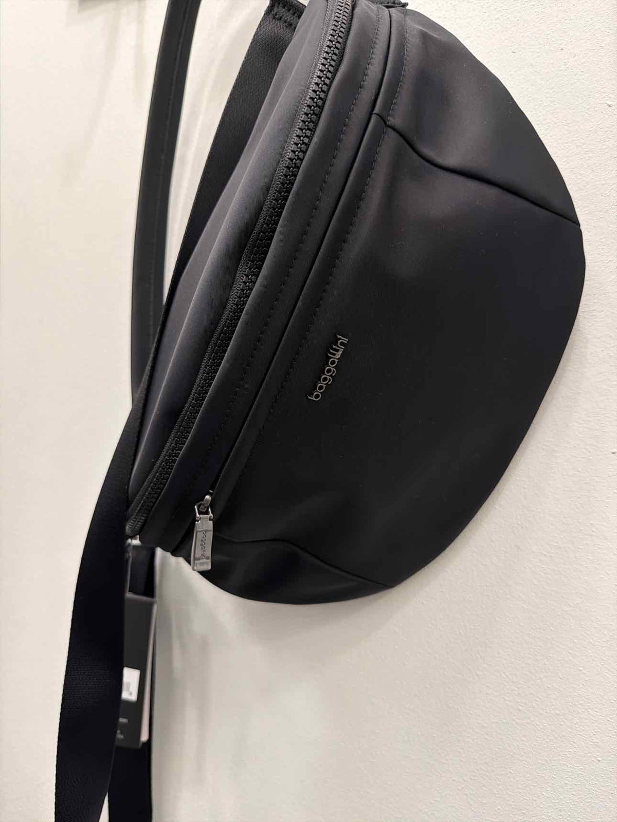 Baggallini Stanton Black Nylon Crossbody Sling Bag NEW