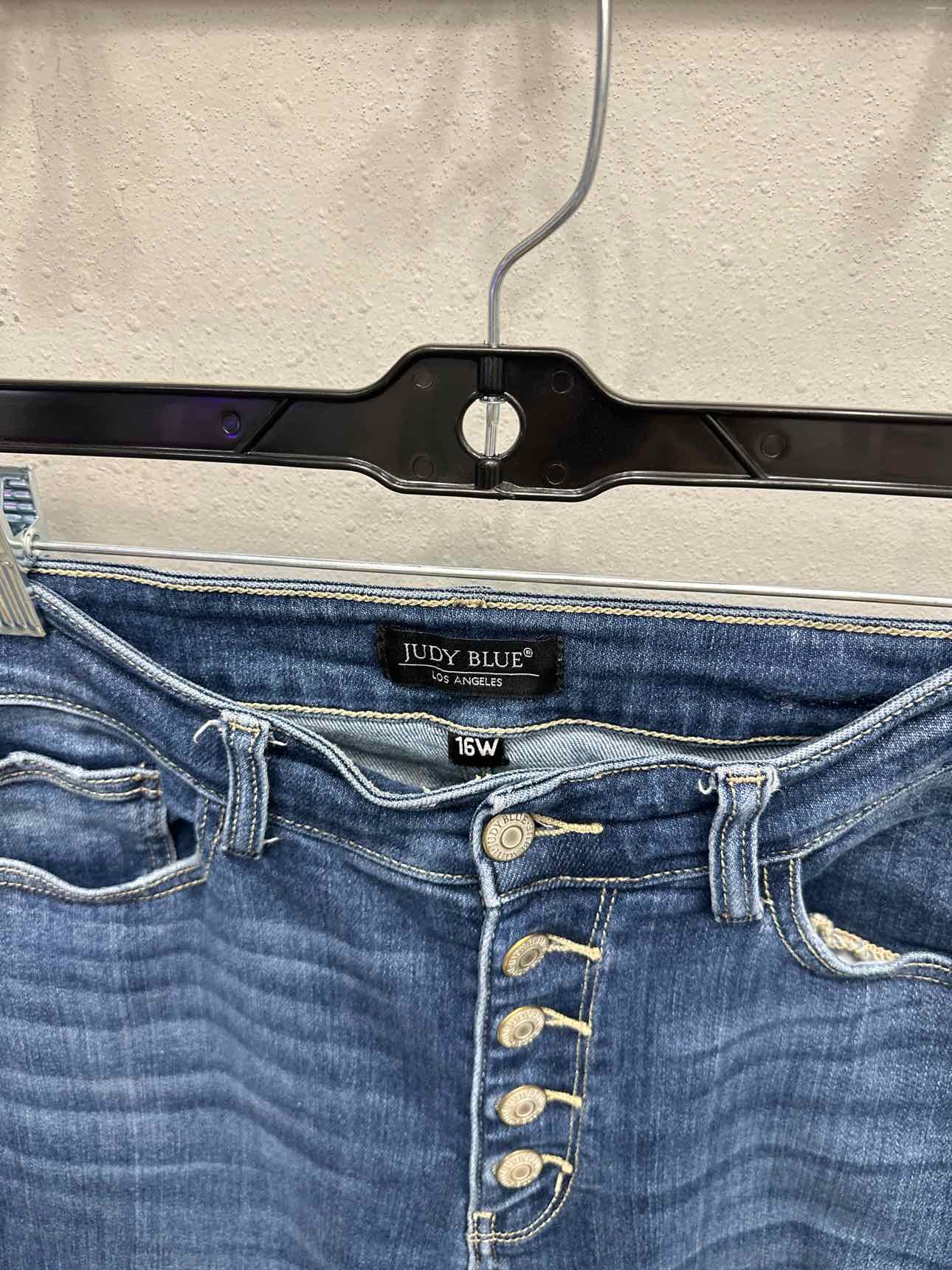 Judy Blue Jeans Size 16W Medium Wash Button Fly Skinny