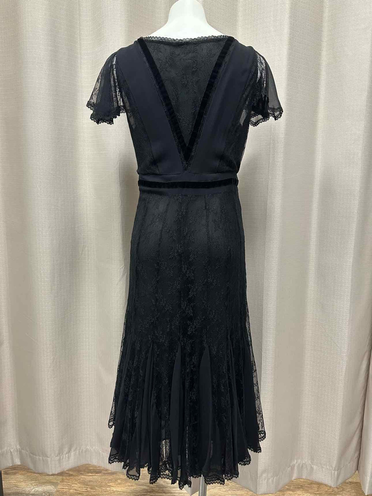 Karen Millen Silk Blend Lace Overlay Short Sleeve Surplice Size 10 Black Dress