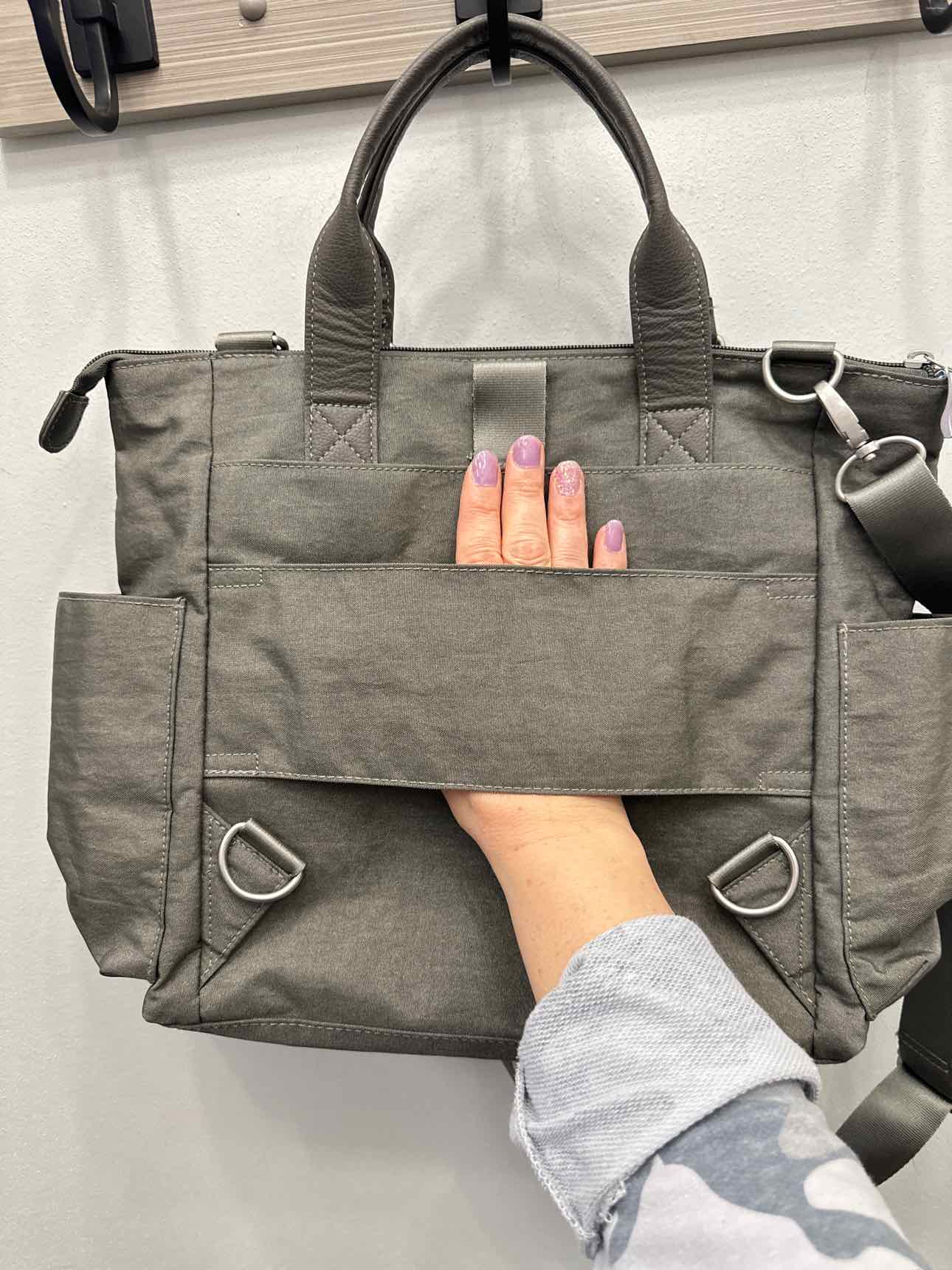 Baggallini Size Large Gray Handbags