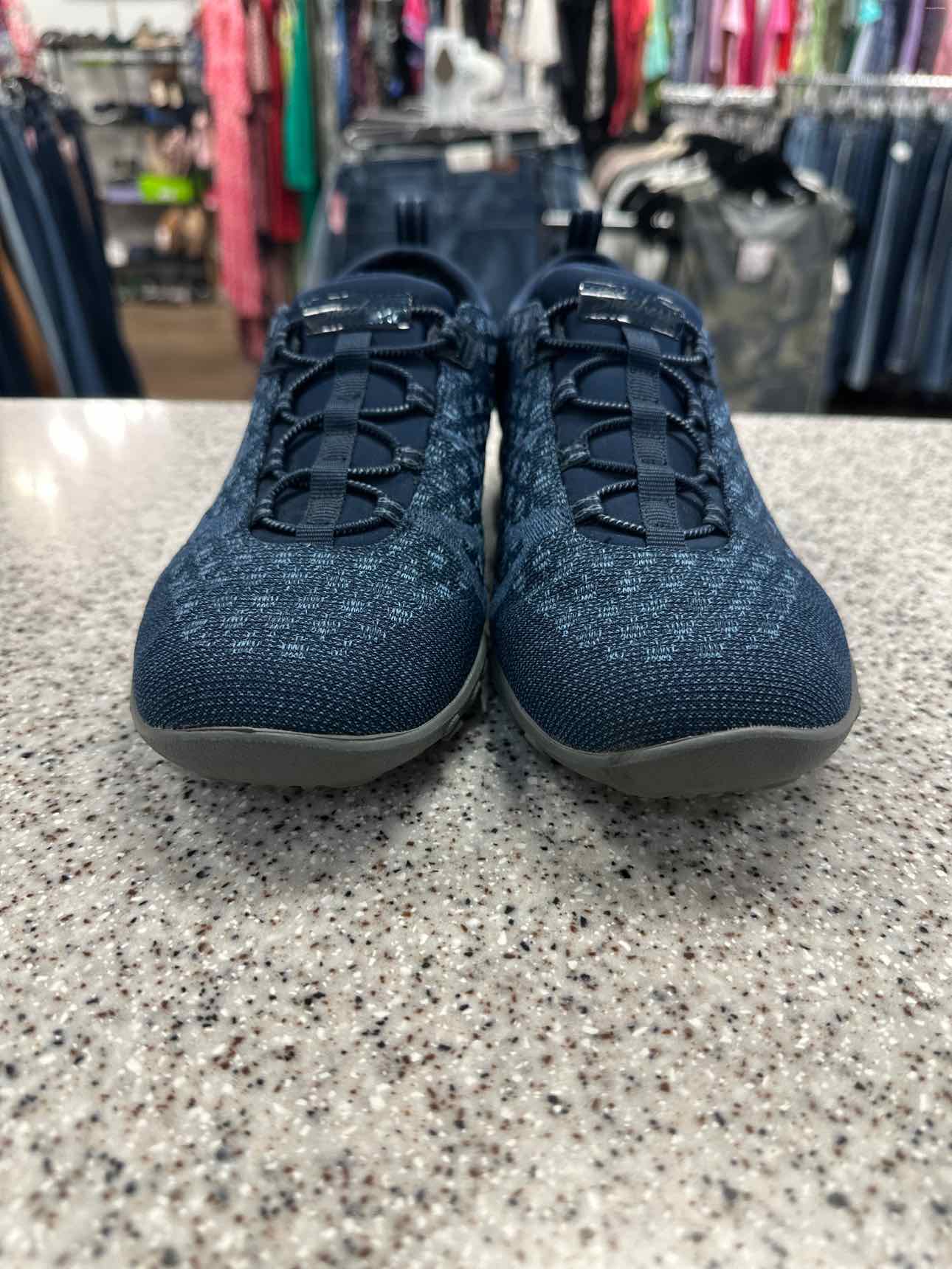Skechers Size 8 Navy Shoes