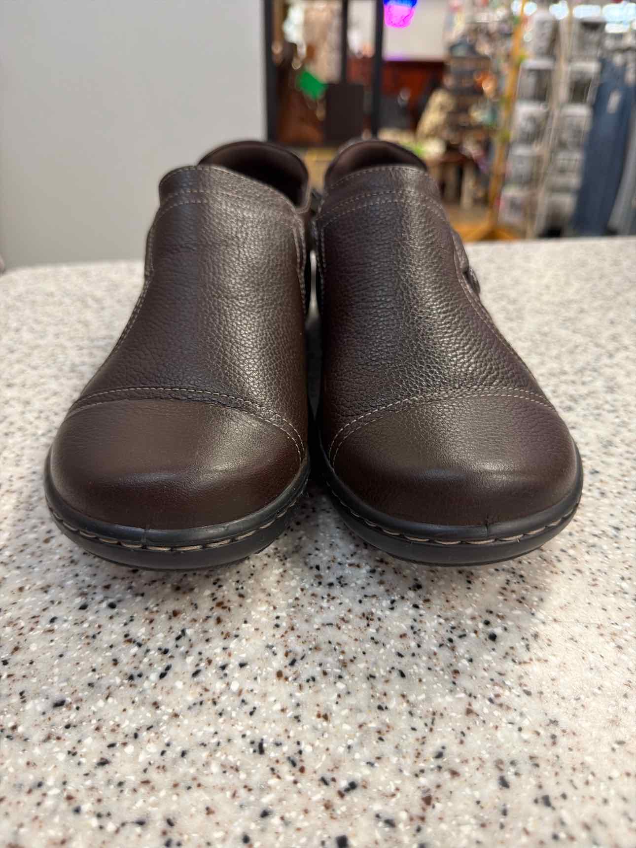 Clarks Size 9 Cora Poppy tumbled leather slip-on loafers Dark Brown Shoes