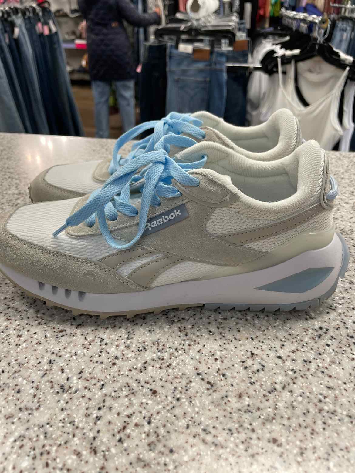 Reebok Size 7 1/2 White/blue Sneakers