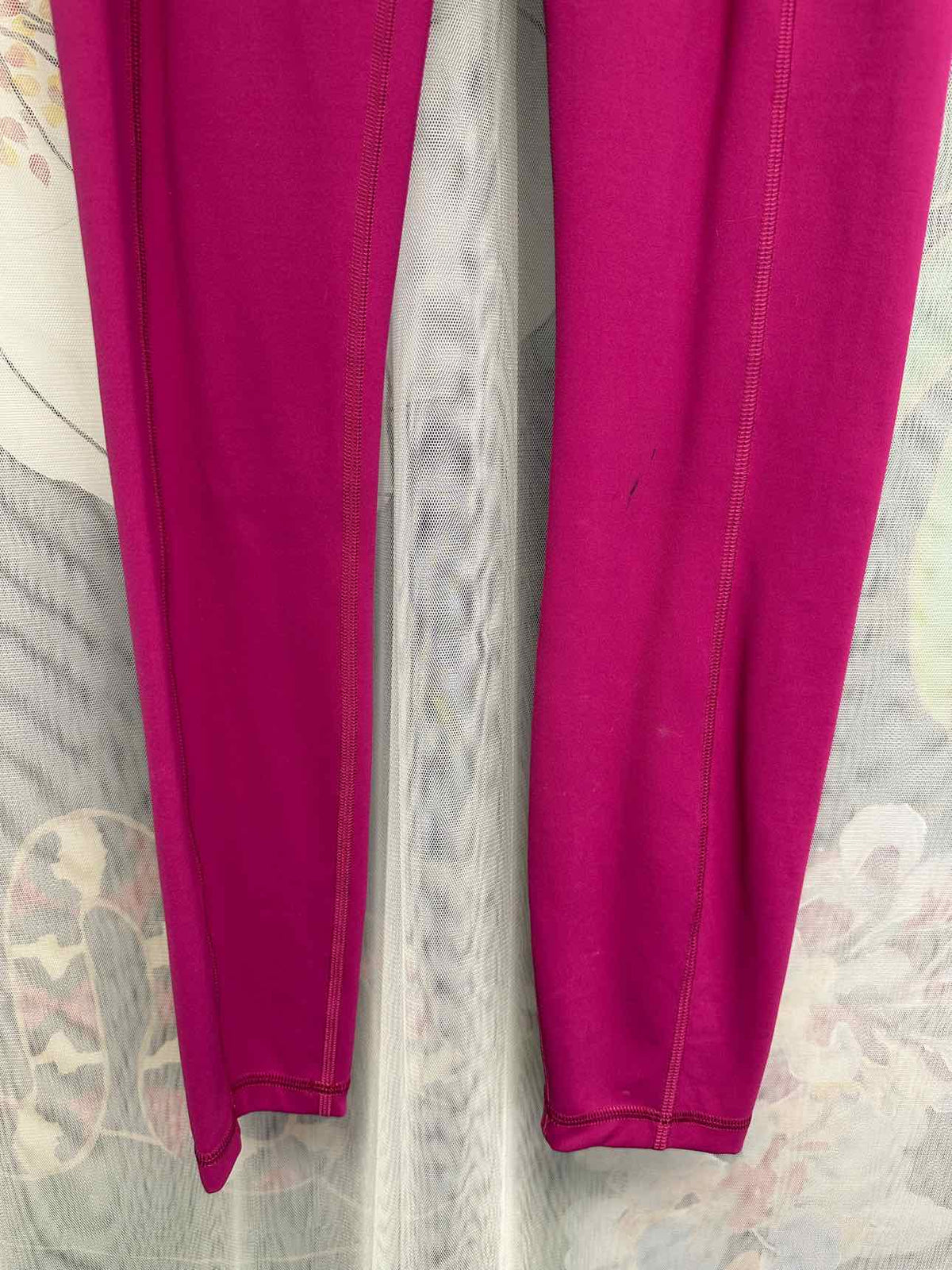 Lululemon Align High Rise Stretch Material w/Pockets Size 4 Fuchsia Leggings