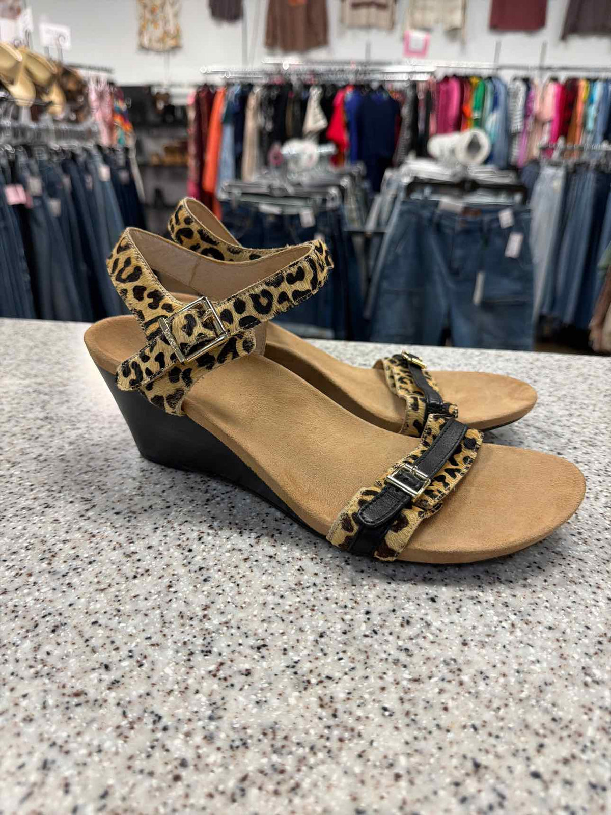 Vionic Size 10 Laurie Wedge Ankle Strap Leopard Sandals