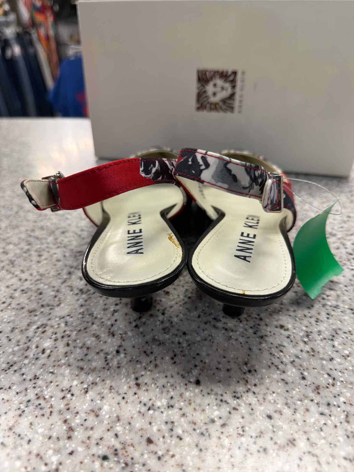 Anne Klein Pointed-Toe Slingback Kitten Heels Size 7 1/2