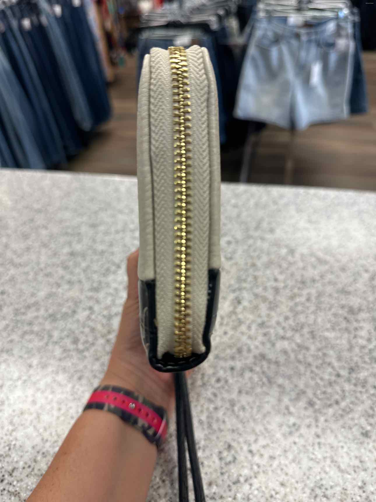 Steve Madden Size Small Tan and Black Long Zippy Wristlet Wallet