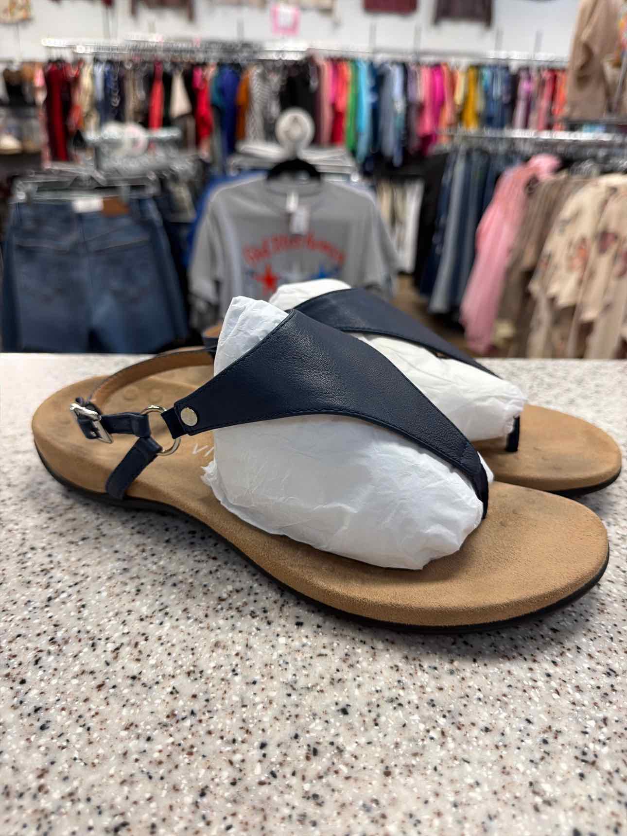 Vionic Size 10 Navy Kirra Triangular Thong Leather Backstrap flat Sandals