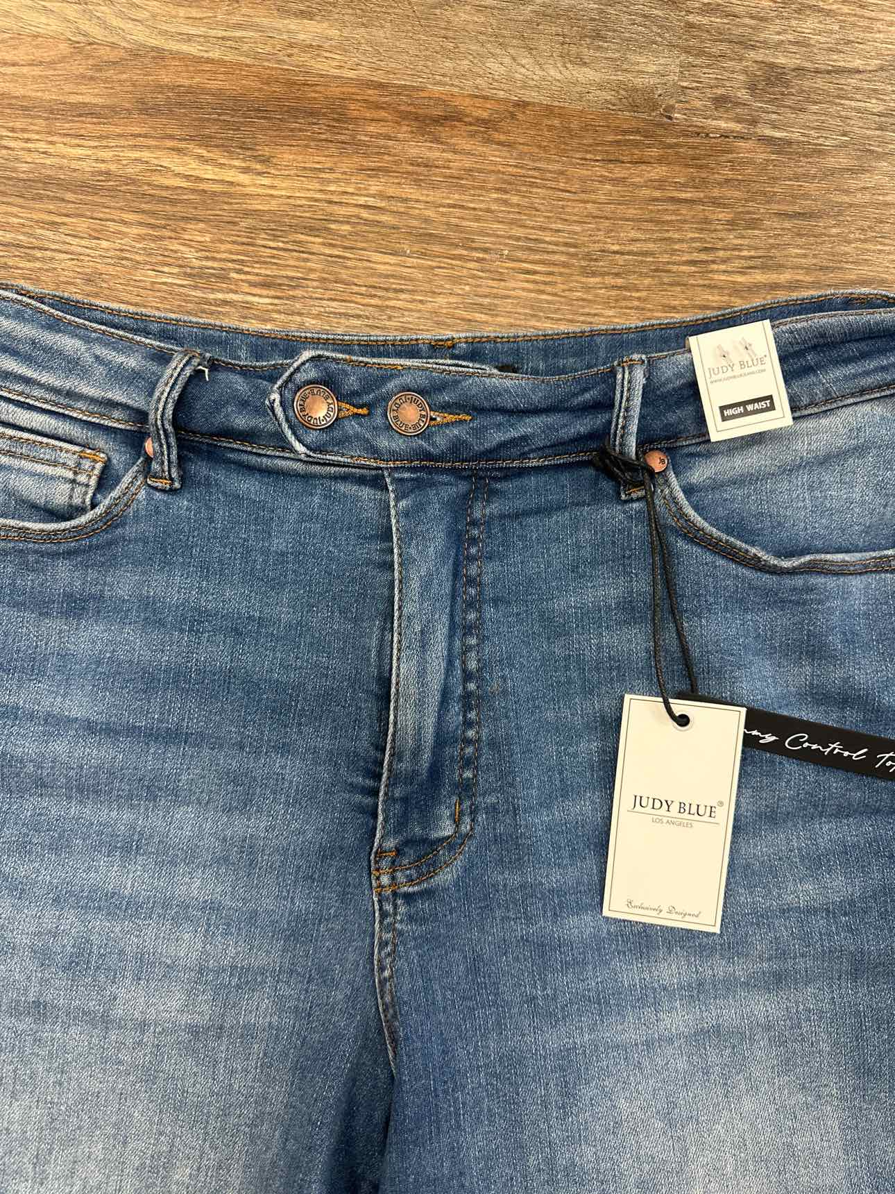 Judy Blue Size 1XL High waist tummy control double button Bermuda Shorts NWT