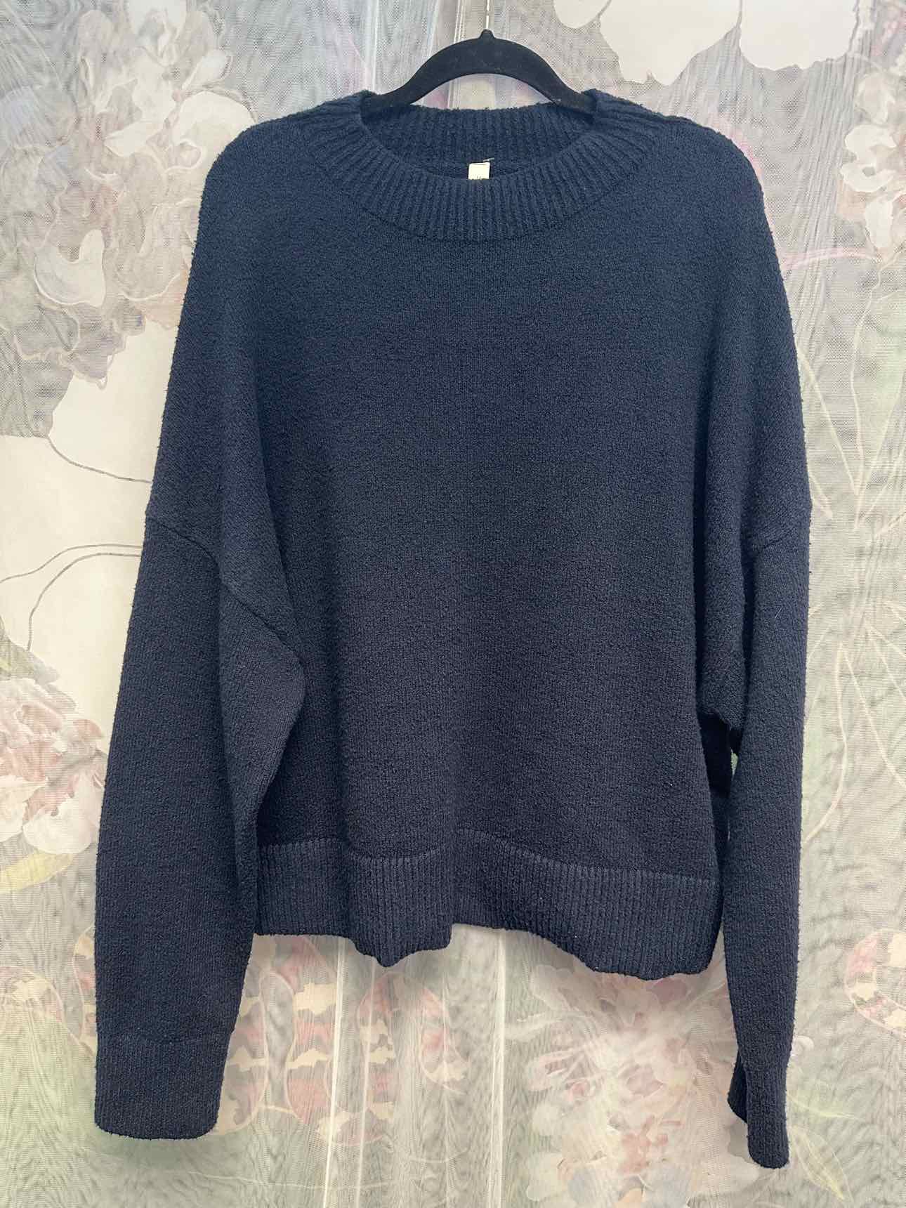 Lululemon Size 14 Navy Top