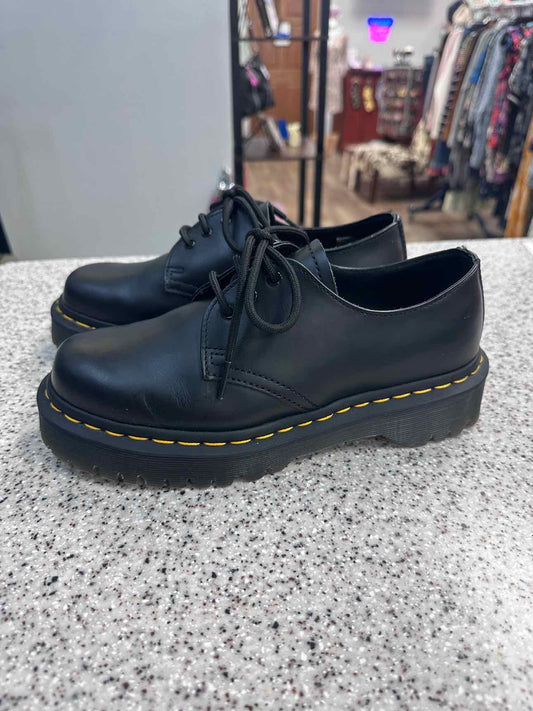 Dr. Martens Size 7 Black Oxford Leather Shoes