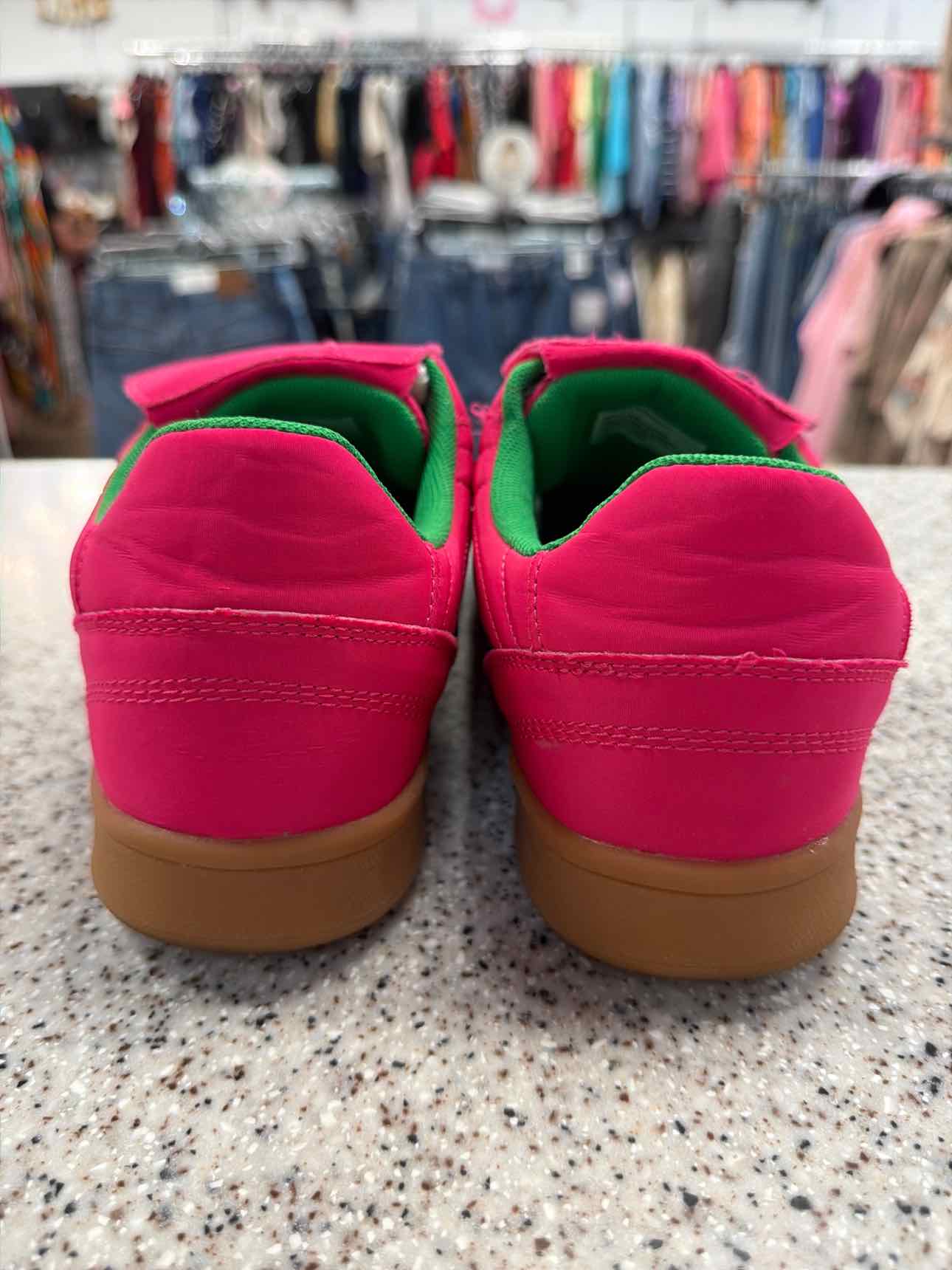 Steve Madden Size 8 Hot Pink Madrid Low-Top Sneakers
