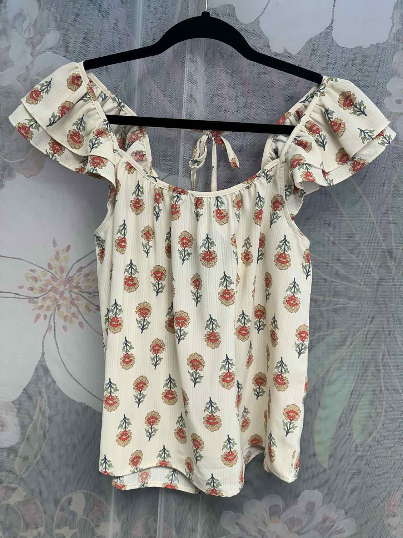 blu pepper NEW NWT Floral Print Ruffle Short Sleeve Size Medium Tan Blouse